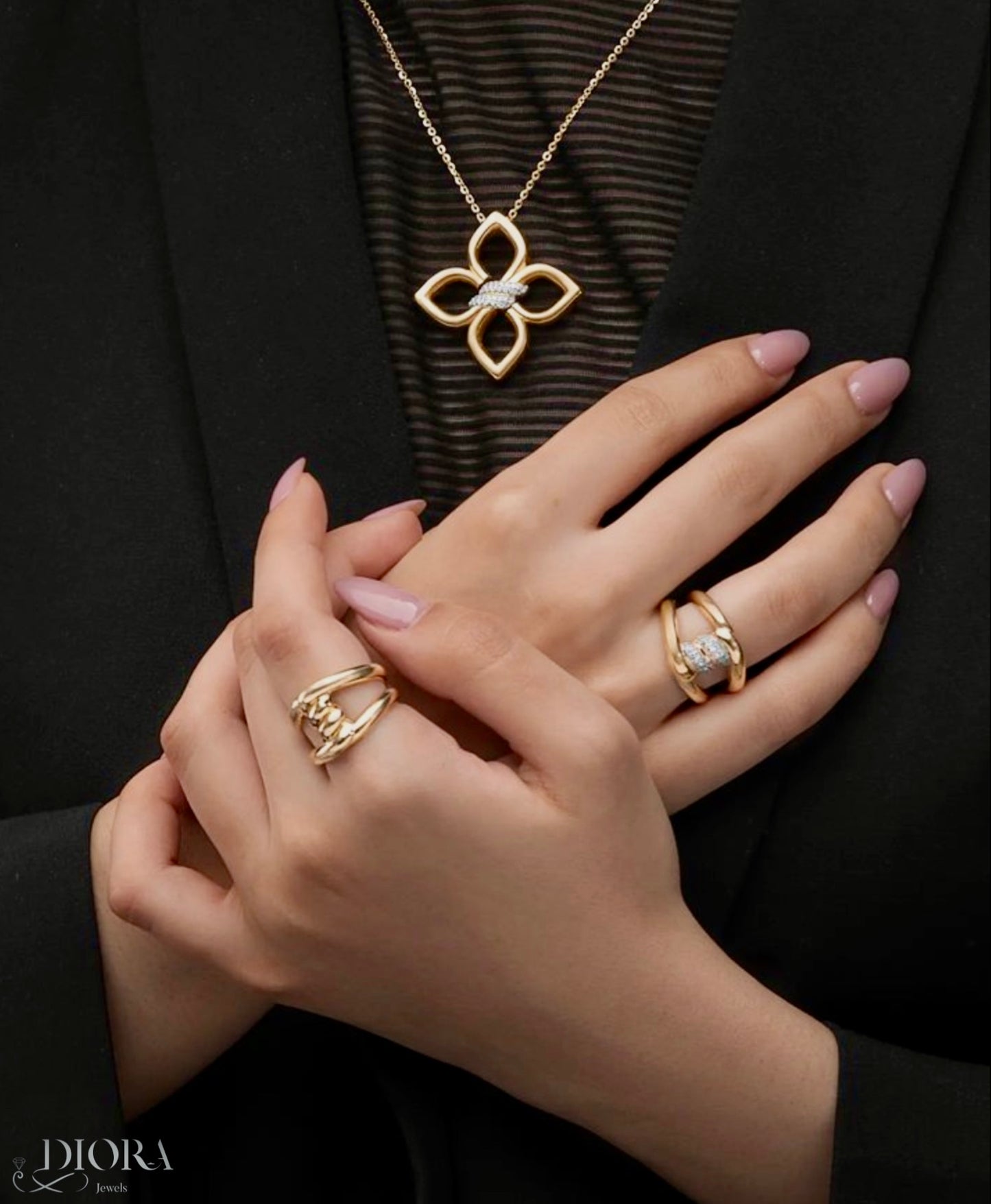 Gardenia Gold Necklace 18K gold with 7.95 grams from Diorajewels