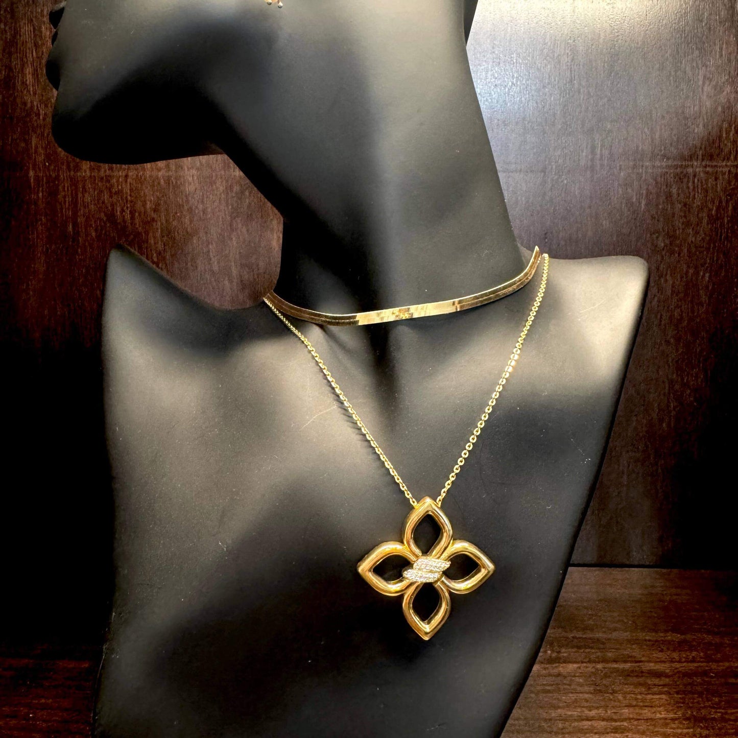 Gardenia Gold Necklace