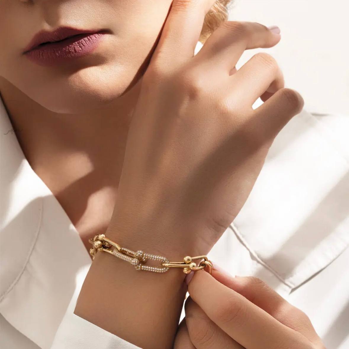 Gold Chain Link Knot Bracelet