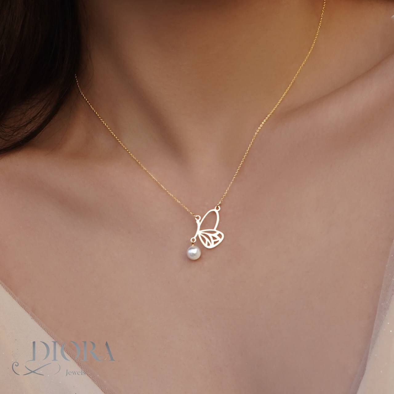 Minimal Batterfly Gold Necklace