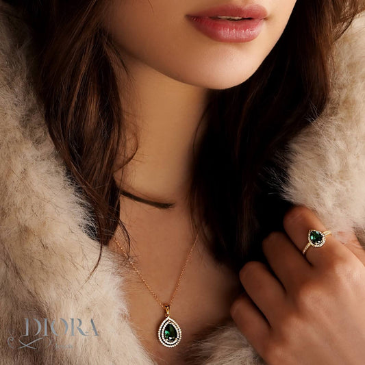 Emerald Jewelled Gold Pendant