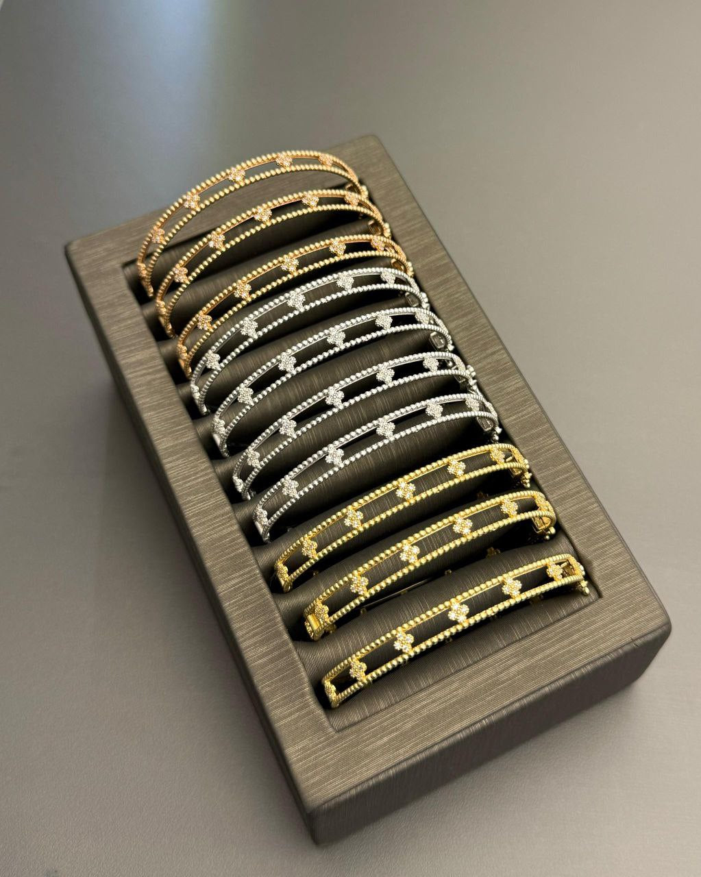 Flower Gold Bangle