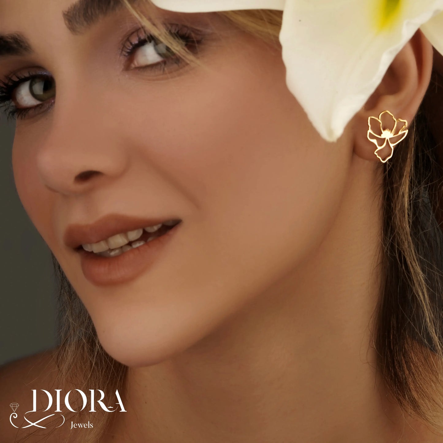 Flower gold earrings