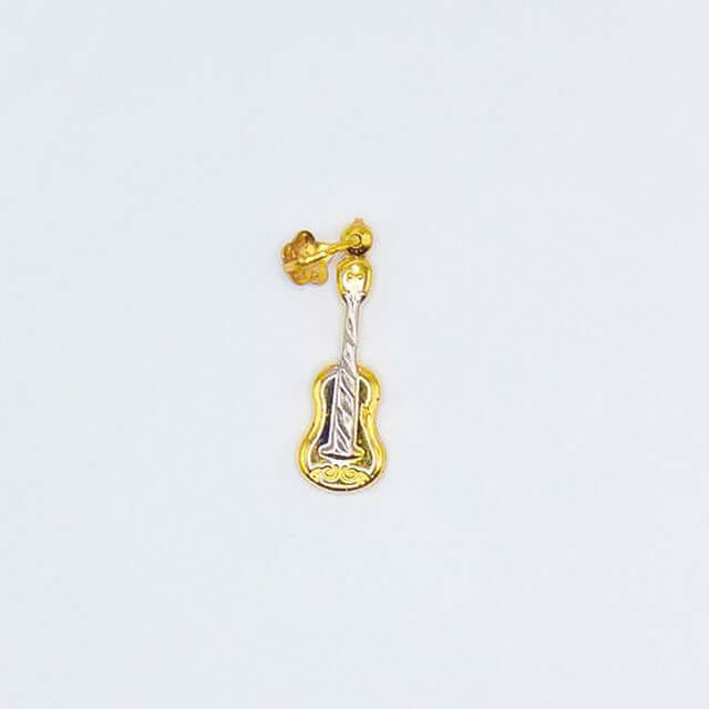 18k Solid Gold Gitar Pendant showcasing intricate design and craftsmanship, weighing 1.1 grams, by Diora Jewels.