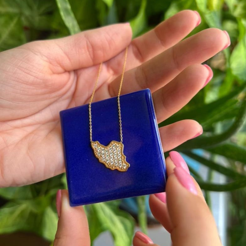 18K Iran Pendant 01-01