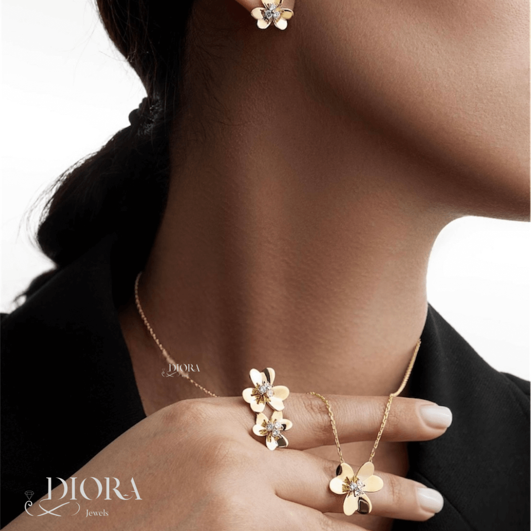 Flower of Luck - Simple Flower Gold Pendant