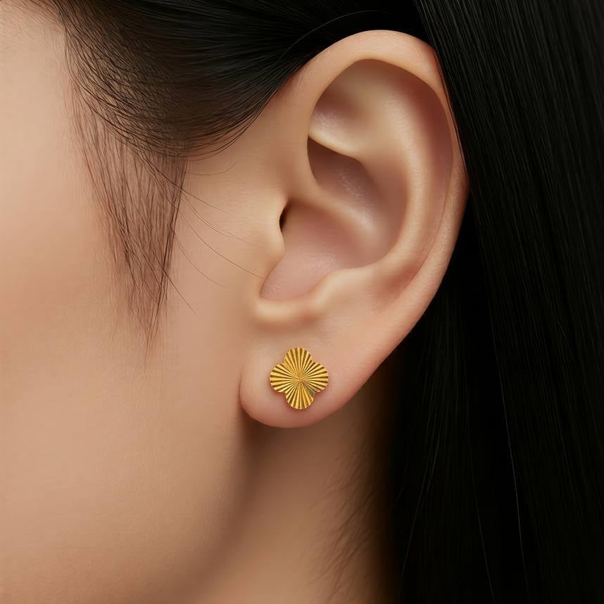 18K Flower Gold Stud Earrings