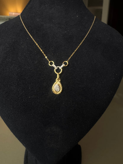 Rubi Diamond shape Gold Necklace