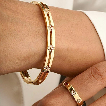 Flower Gold Bangle