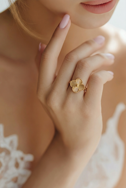 Clover Gold Alhambra Ring