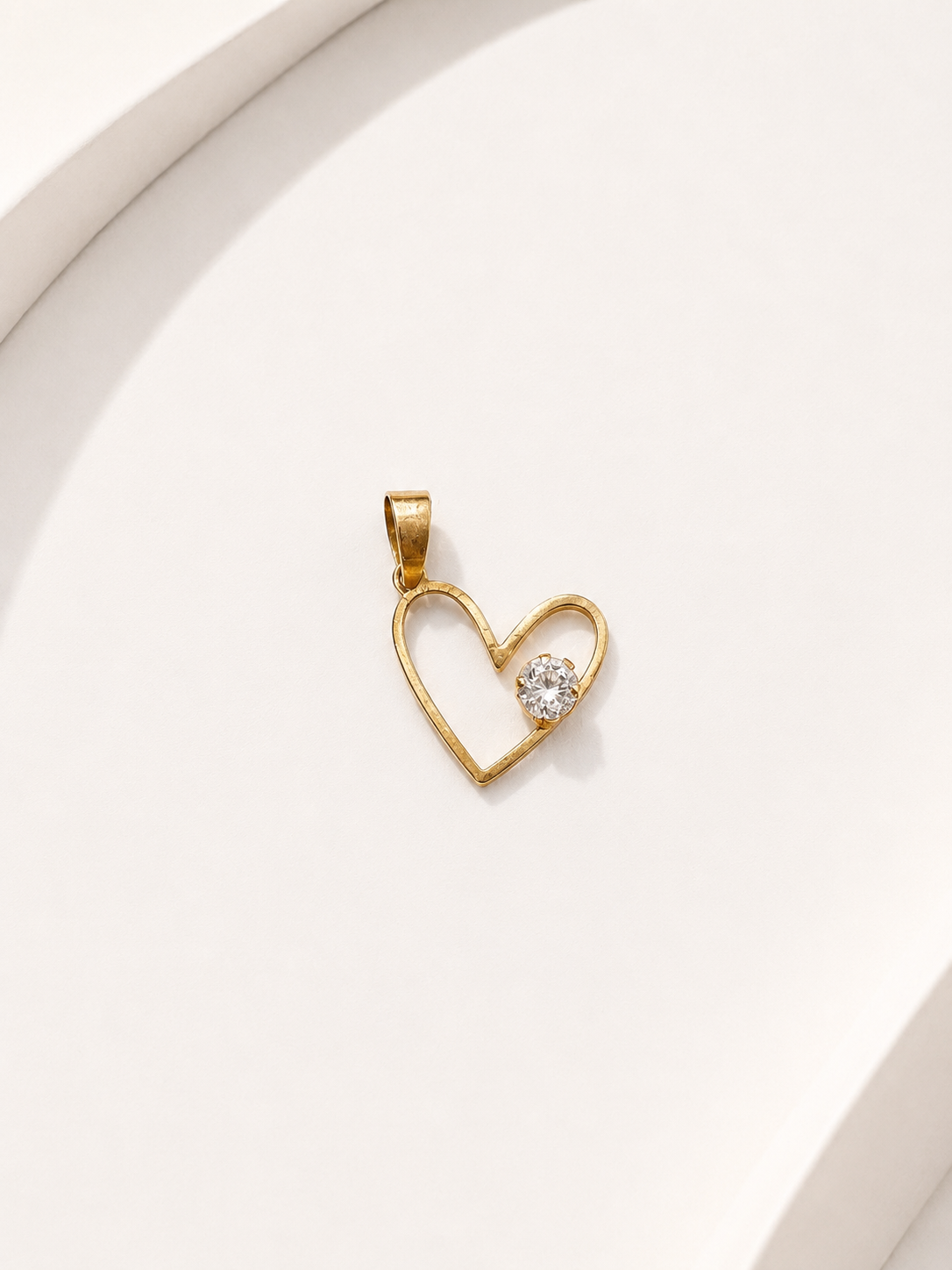 18K Heart Diamond Gold Pendant - style b