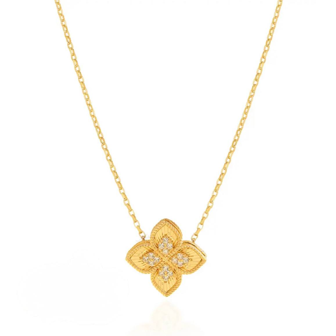 Gold Flower Pendant Necklace