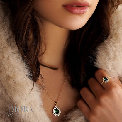 Emerald Jewelled Gold Pendant